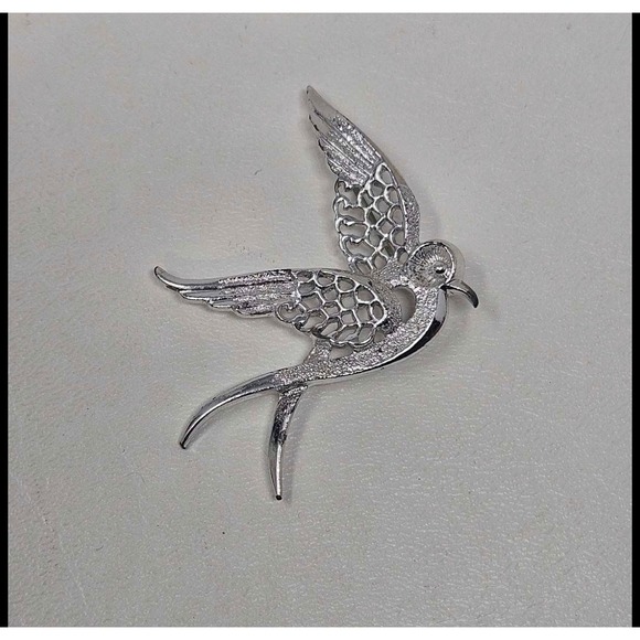 Sarah Coventry Jewelry - Vintage Sarah Coventry Silver Tone Swallow Bird Brooch Pin 2.5 Inch Openwork